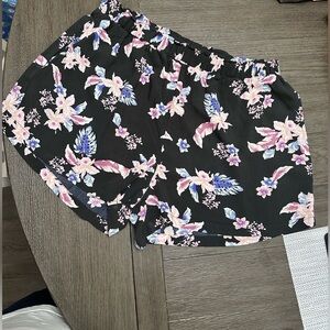 Lucky Brand pull on floral shorts with pockets EUC